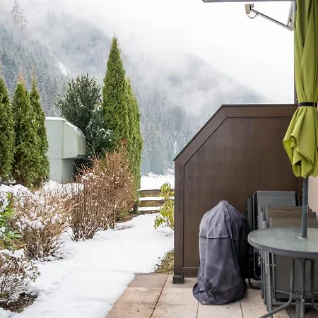 Garden Apartment Near Wildkogel Ski-Lift Vakantiehuis