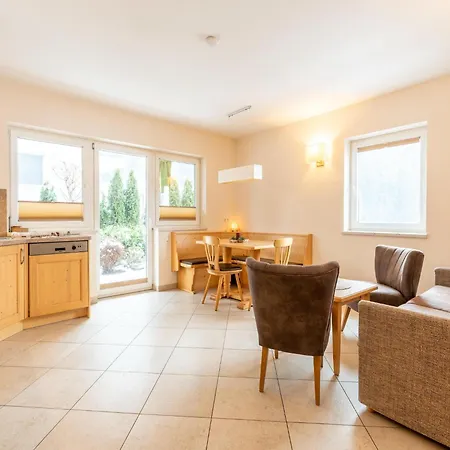 Garden Apartment Near Wildkogel Ski-Lift Ferienhaus *